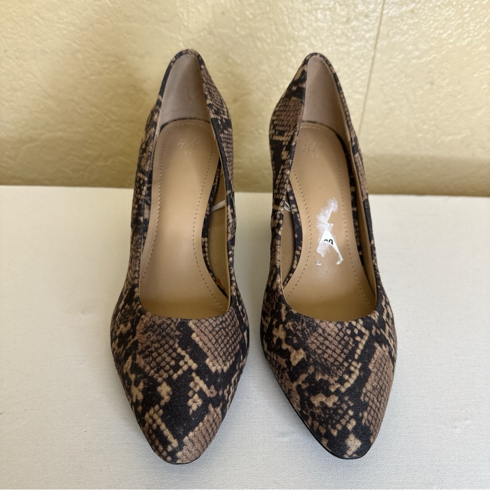 Snakeskin Patterned Women's Pumps - Size 7
